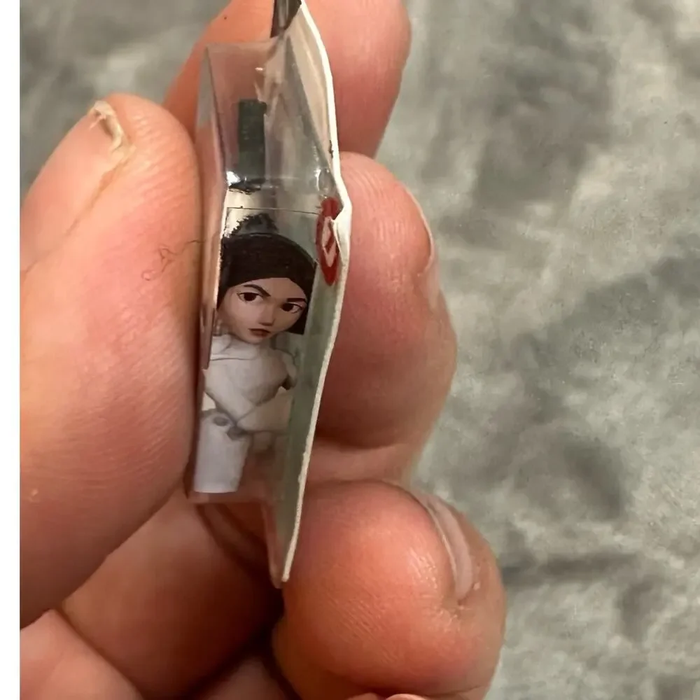 Star Wars Toybox Mini Toy Princess Leia Organa with Blaster Action Figure